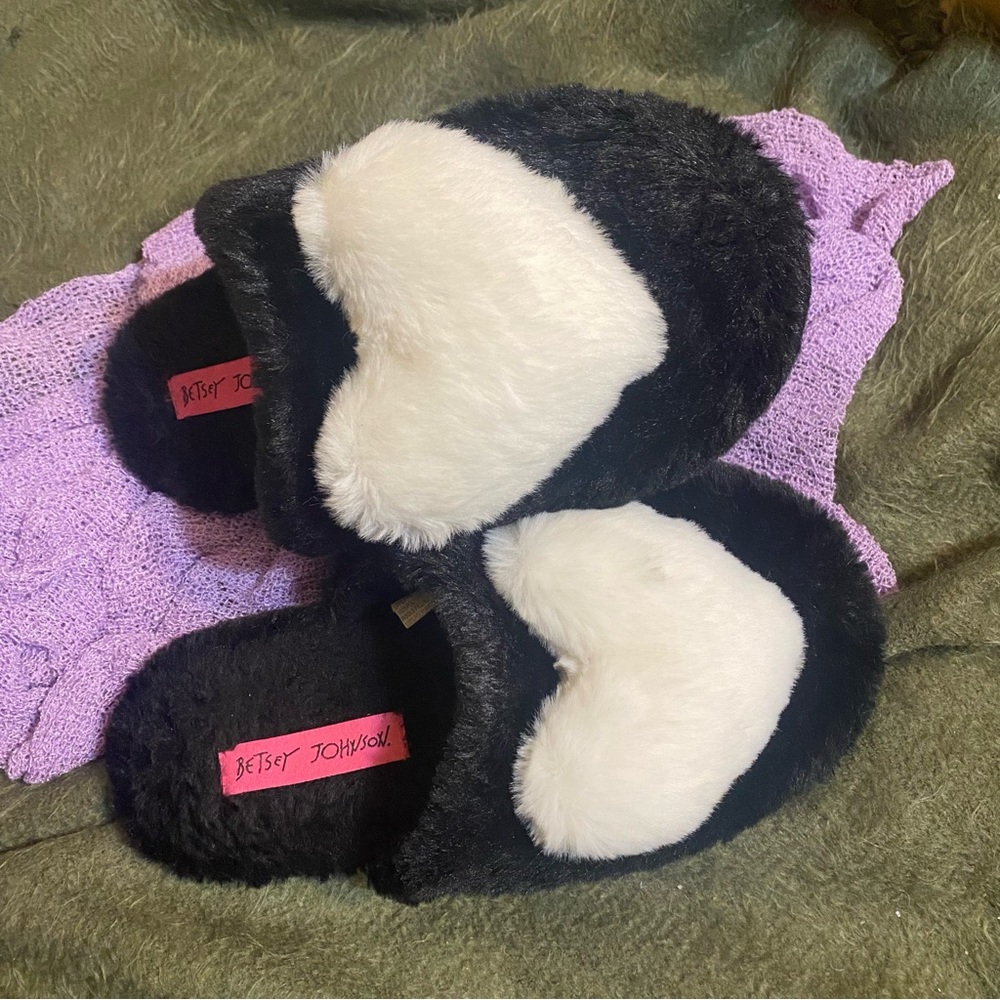 Betsey Johnson fluffy slippers